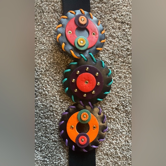 Fun stretchy belt - Picture 2 of 3